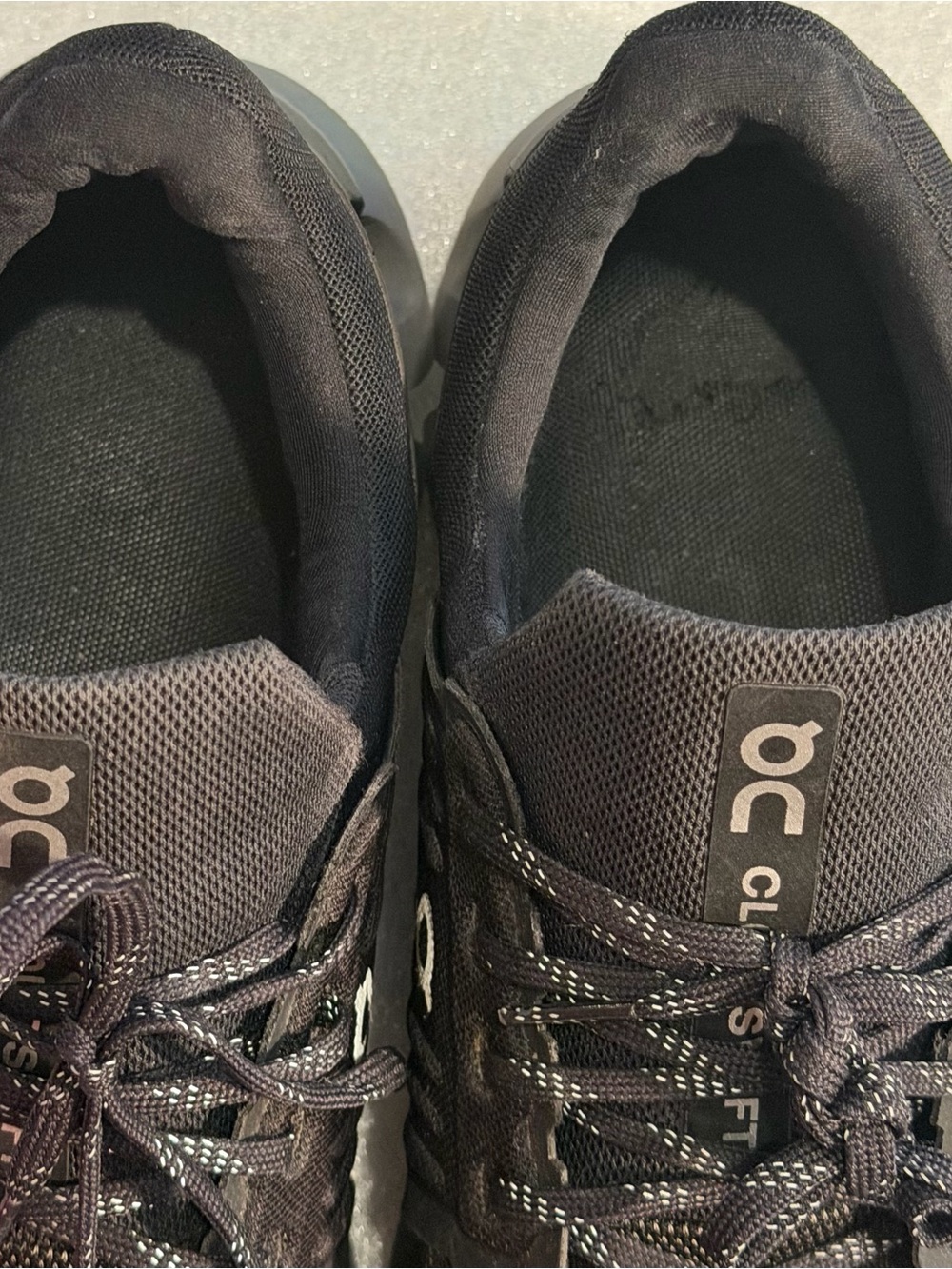 On Clouds  Men's Athletic Shoes - Black - Picture 7 of 9